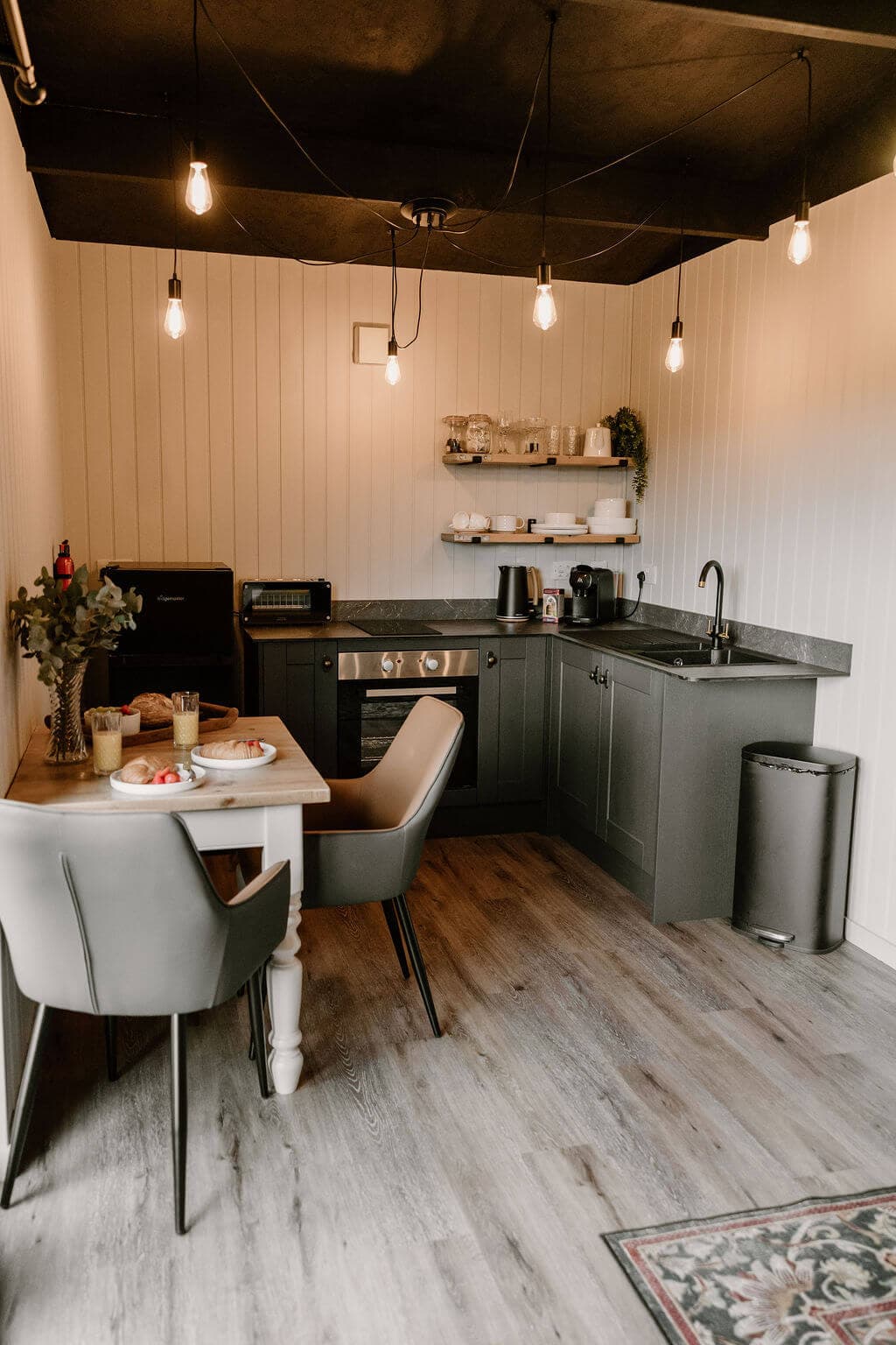 Image 3 of the stables