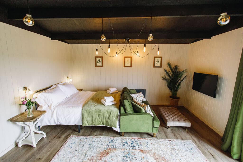 Image 2 of the stables